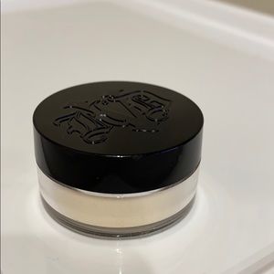 Kat Von D Lock-it setting powder translucent